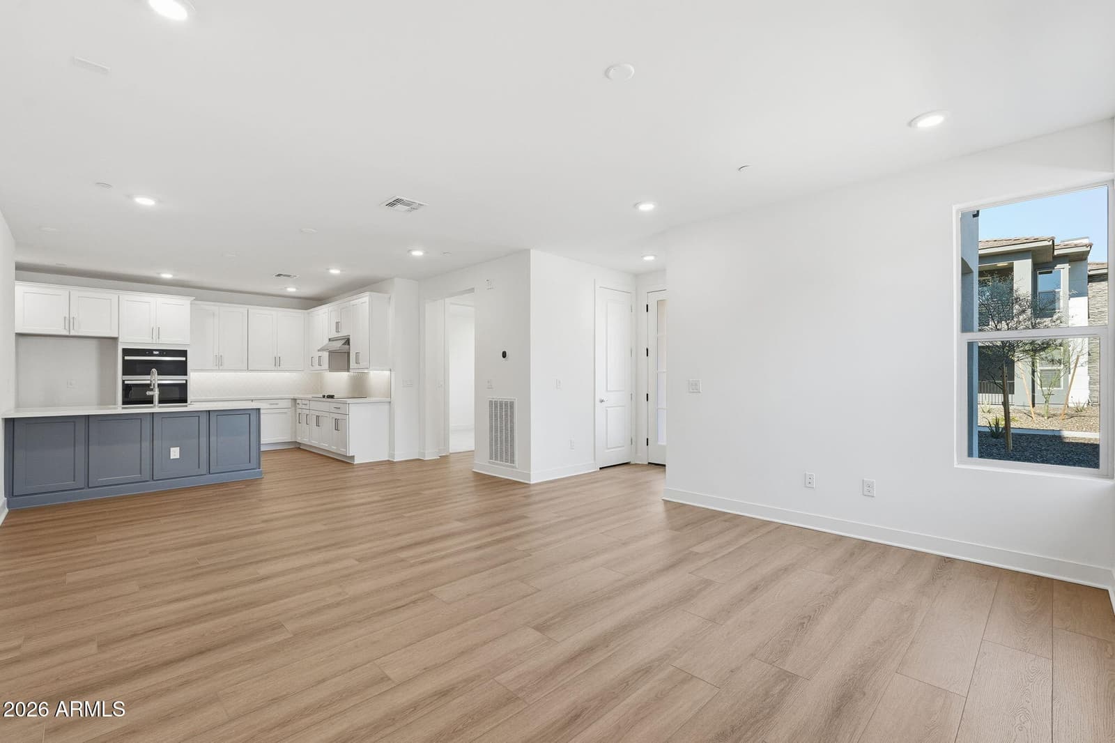 2121 W SONORAN DESERT Drive 81, Phoenix, AZ 85085 — photo 17 of 28