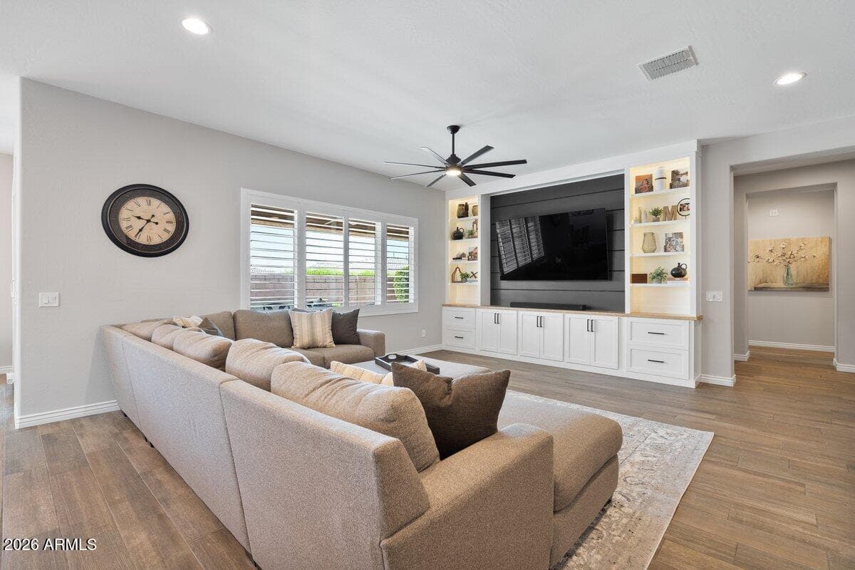 10523 E THORNTON Avenue, Mesa, AZ 85212 — photo 7 of 50