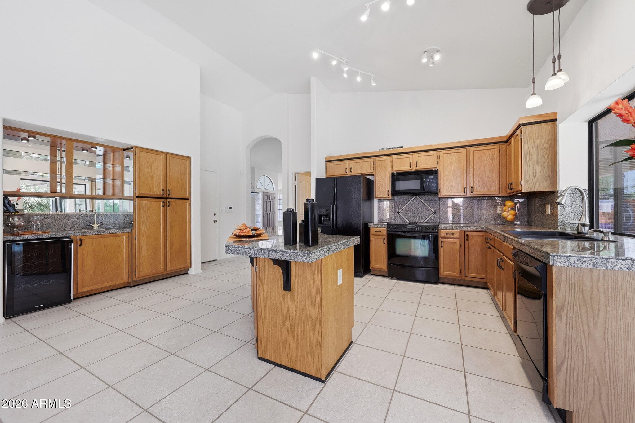 1531 W SHERRI Drive, Gilbert, AZ 85233 — photo 3 of 74
