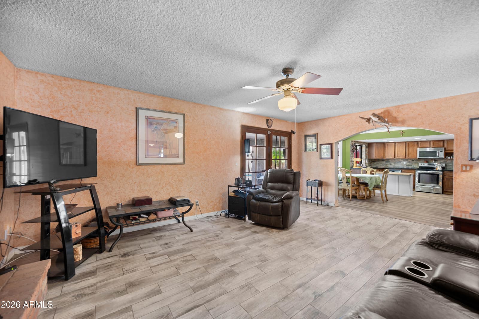 6416 W SHANGRI LA Road, Glendale, AZ 85304 — photo 12 of 28