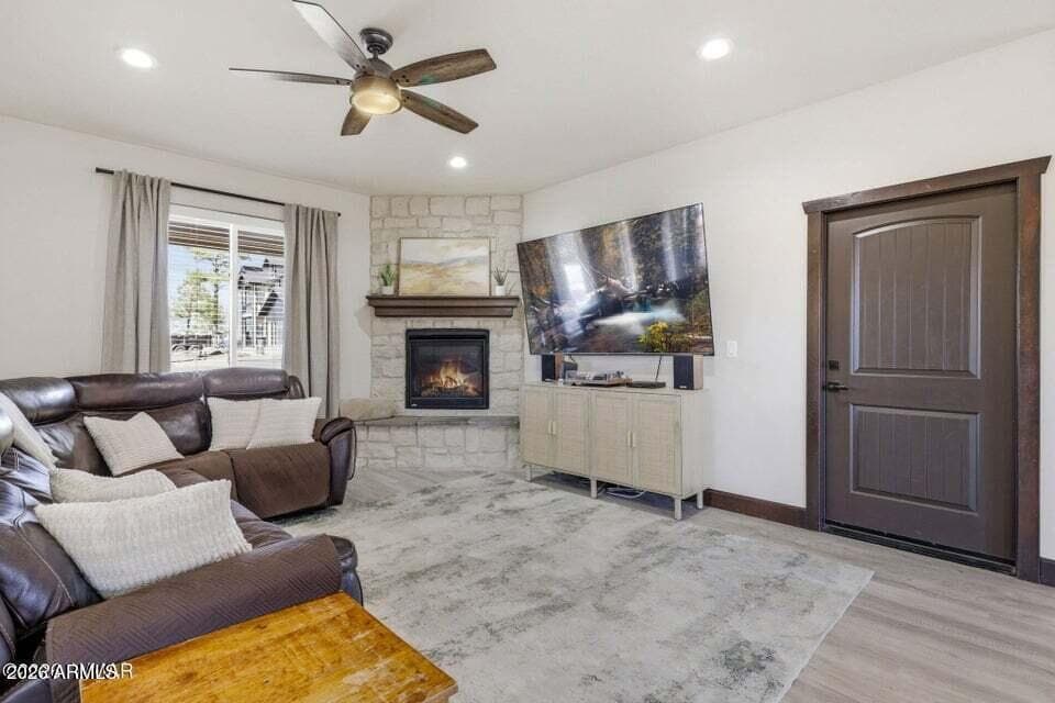 4930 W MOUNTAIN HOLLOW Loop, Show Low, AZ 85901 — photo 15 of 42