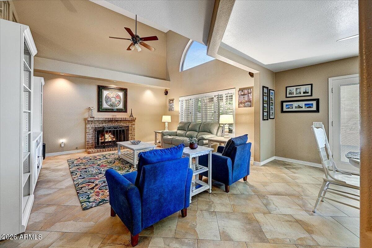 1054 E GOLDEN Court, Chandler, AZ 85225 — photo 13 of 53