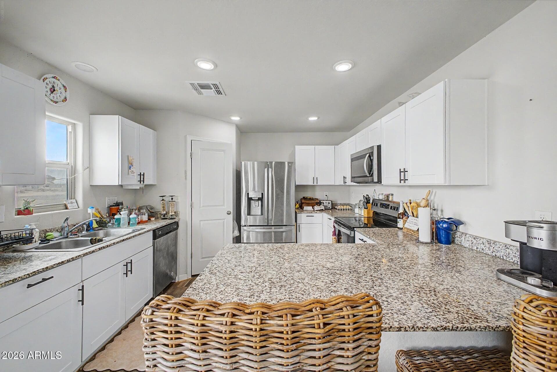 3805 N JUNIPER Drive, Eloy, AZ 85131 — photo 5 of 15