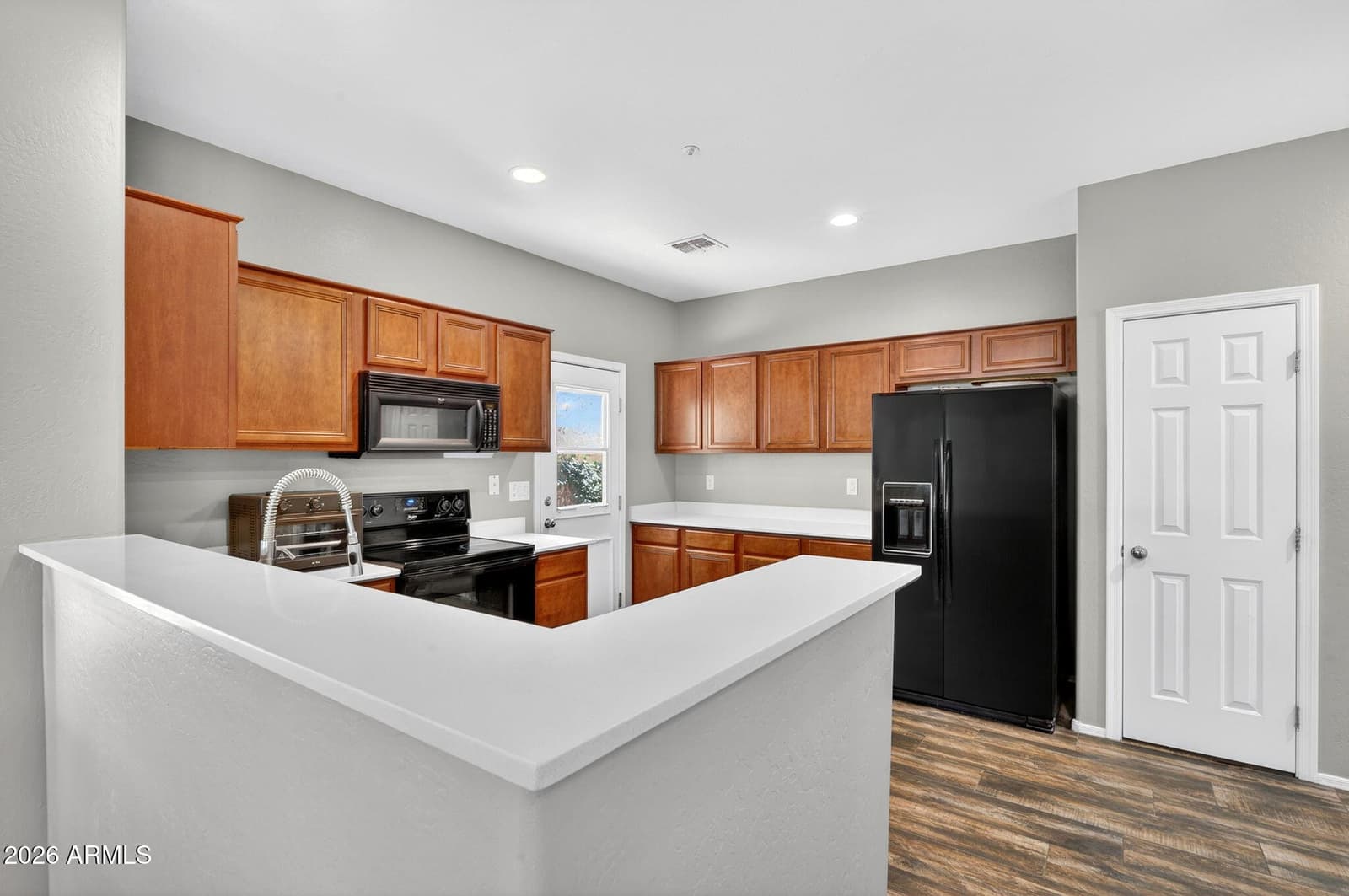 1541 S MALABAR Lane, Gilbert, AZ 85296 — photo 11 of 51