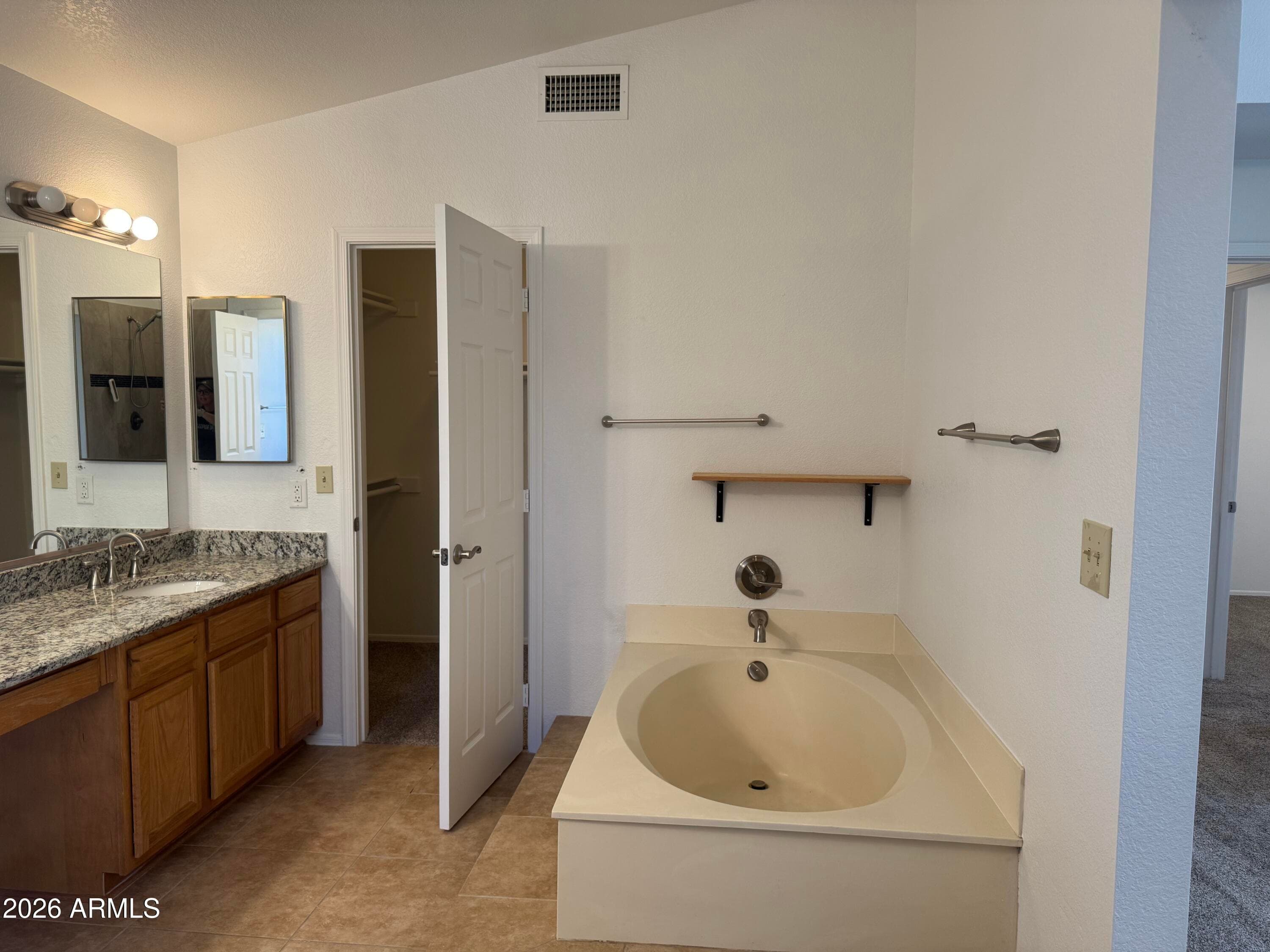 3927 E LAVENDER Lane, Phoenix, AZ 85044 — photo 34 of 63