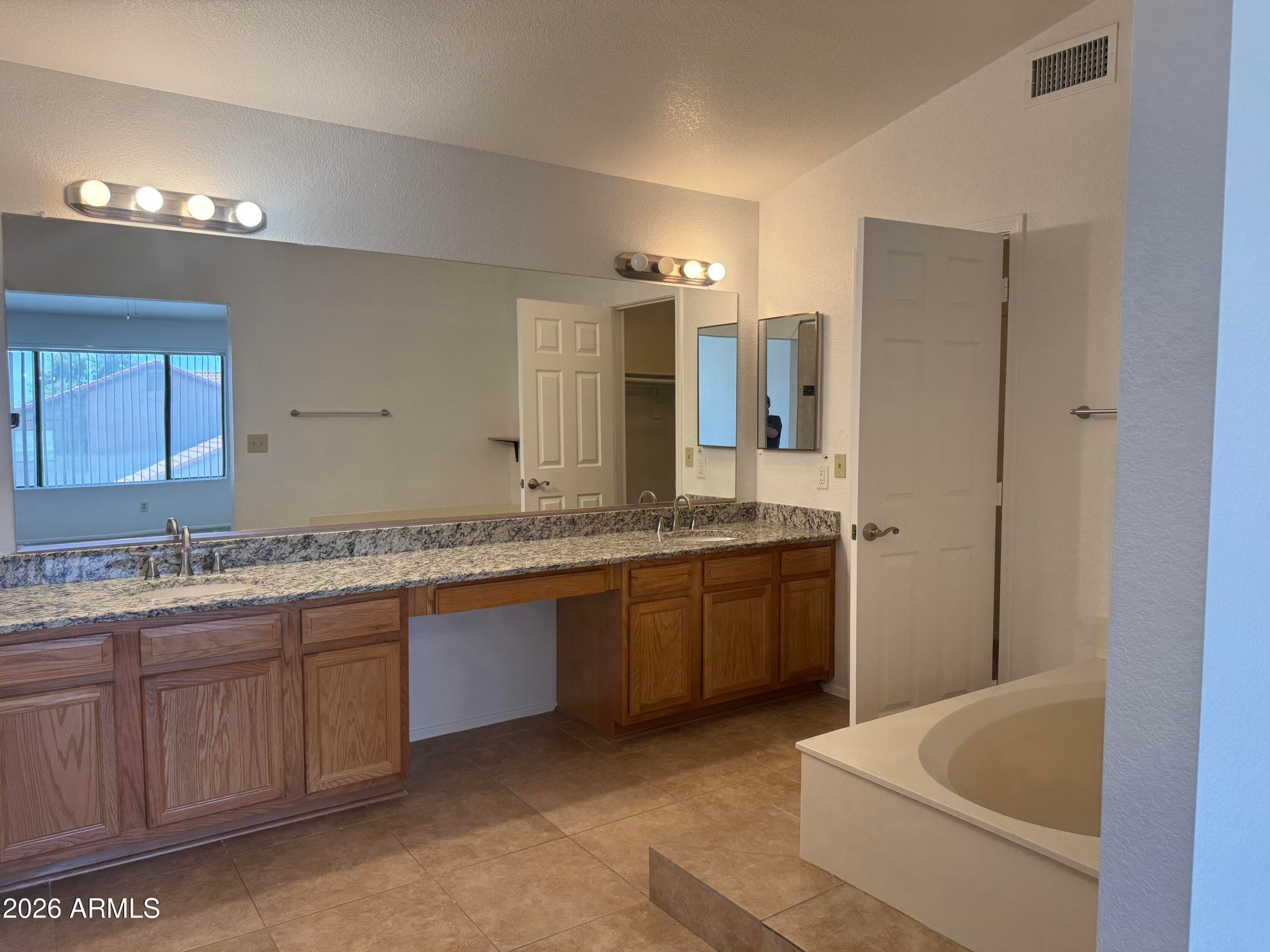 3927 E LAVENDER Lane, Phoenix, AZ 85044 — photo 37 of 63