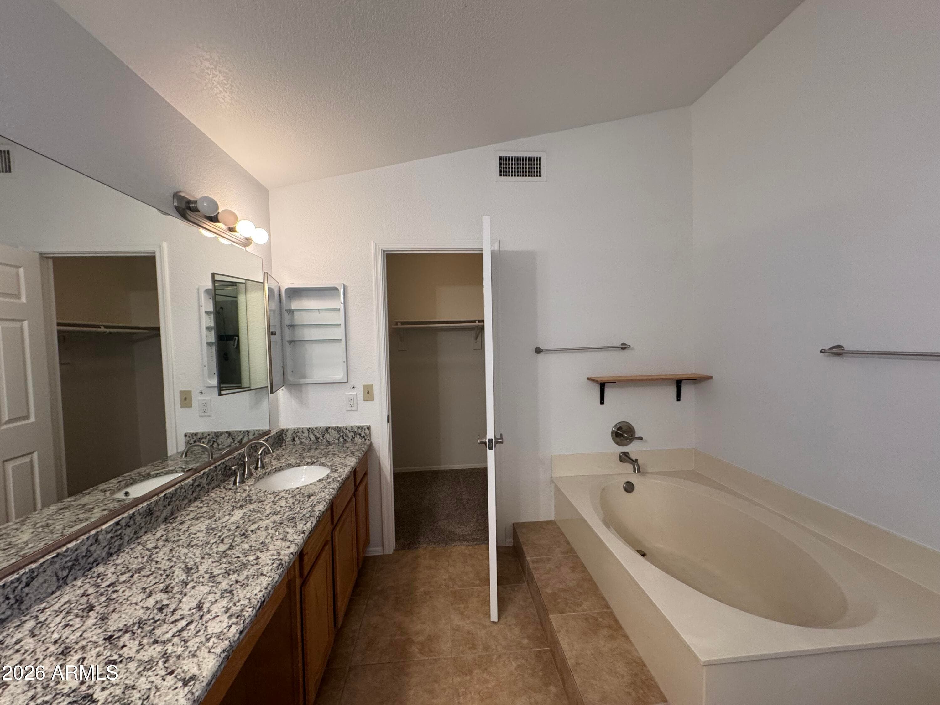 3927 E LAVENDER Lane, Phoenix, AZ 85044 — photo 38 of 63