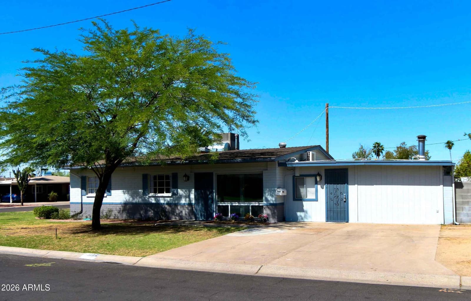 3824 N 8th Avenue, Phoenix, AZ 85013 — photo 2 of 21