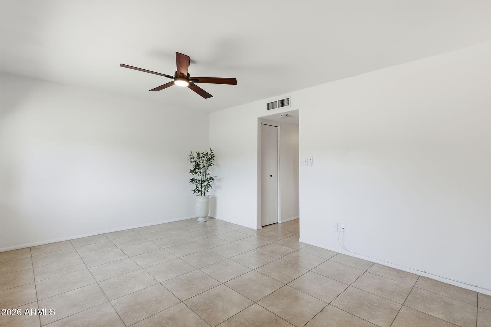 2201 E GRETTA Place, Phoenix, AZ 85022 — photo 15 of 40