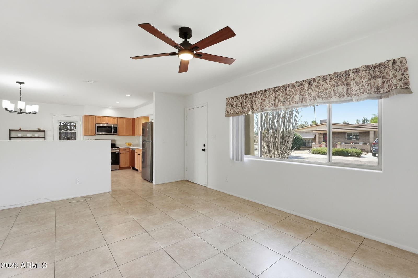 2201 E GRETTA Place, Phoenix, AZ 85022 — photo 14 of 40