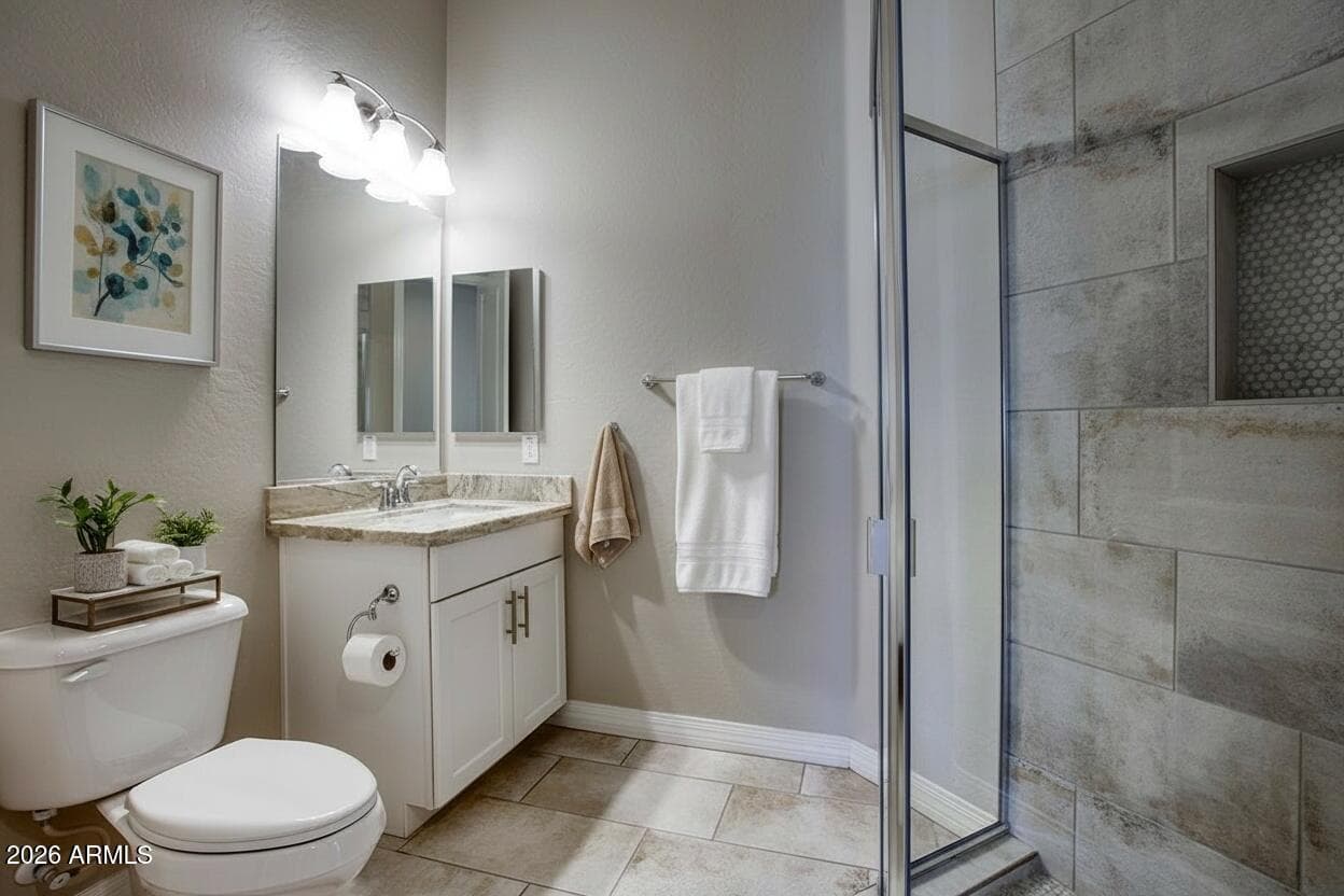 8428 S 16TH Drive, Phoenix, AZ 85041 — photo 5 of 23