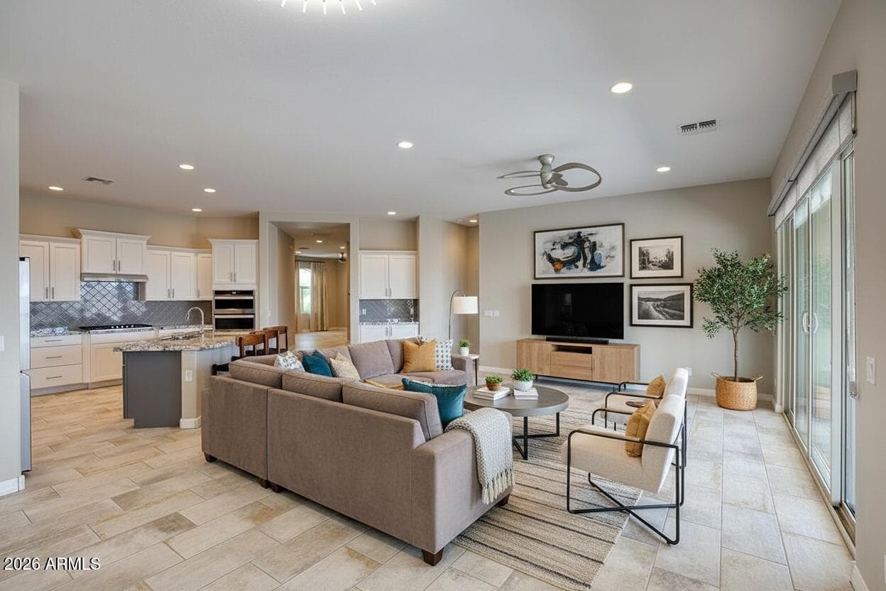 8428 S 16TH Drive, Phoenix, AZ 85041 — photo 7 of 23