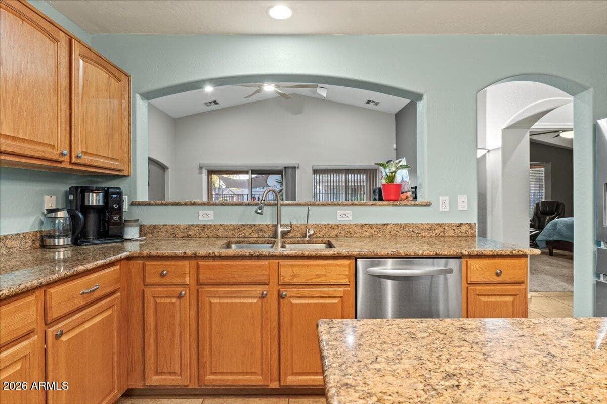 147 S LOS CIELOS Lane, Casa Grande, AZ 85194 — photo 20 of 42