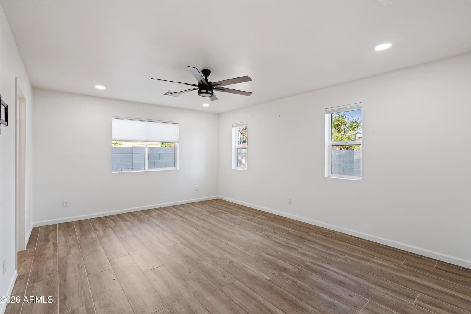 333 E CLARENDON Avenue, Phoenix, AZ 85012 — photo 22 of 49