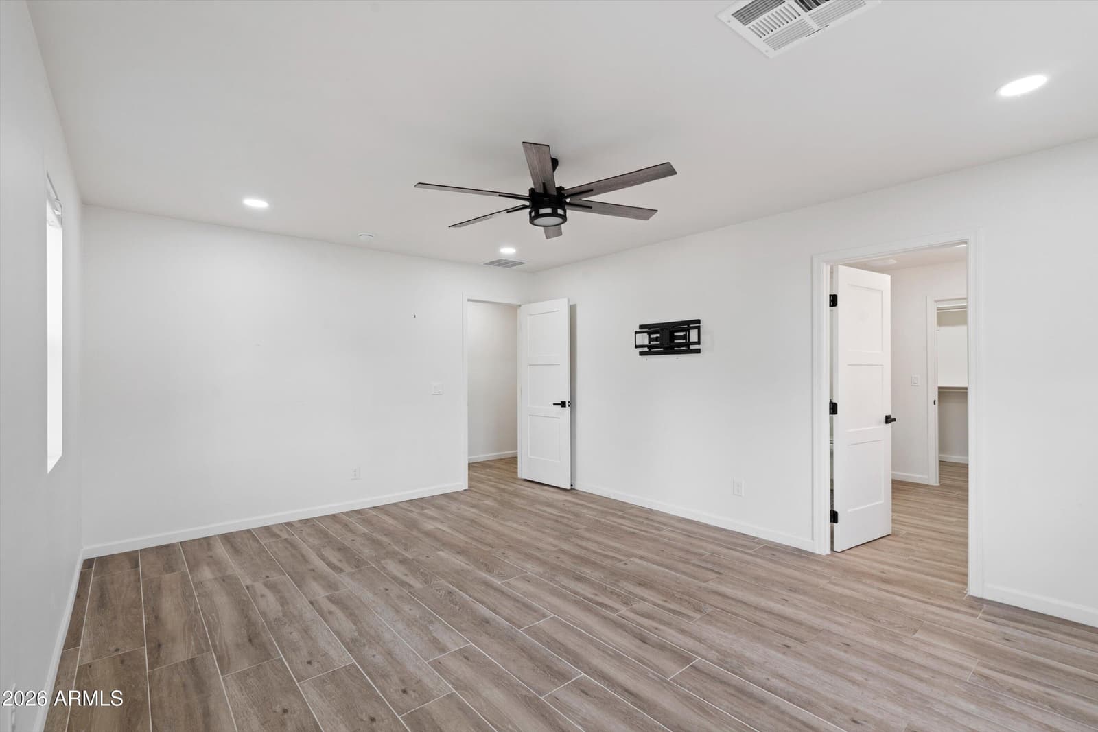 333 E CLARENDON Avenue, Phoenix, AZ 85012 — photo 24 of 49