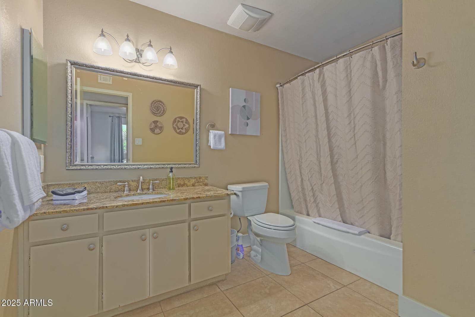 3142 E ALTADENA Avenue, Phoenix, AZ 85028 — photo 11 of 21