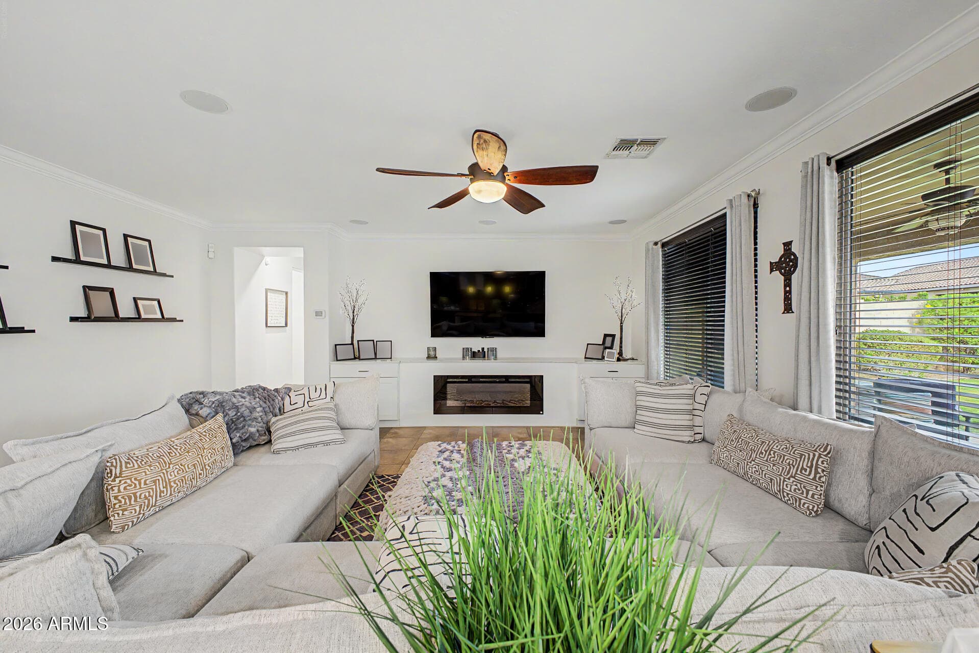 10453 W EL CORTEZ Place, Peoria, AZ 85383 — photo 3 of 43