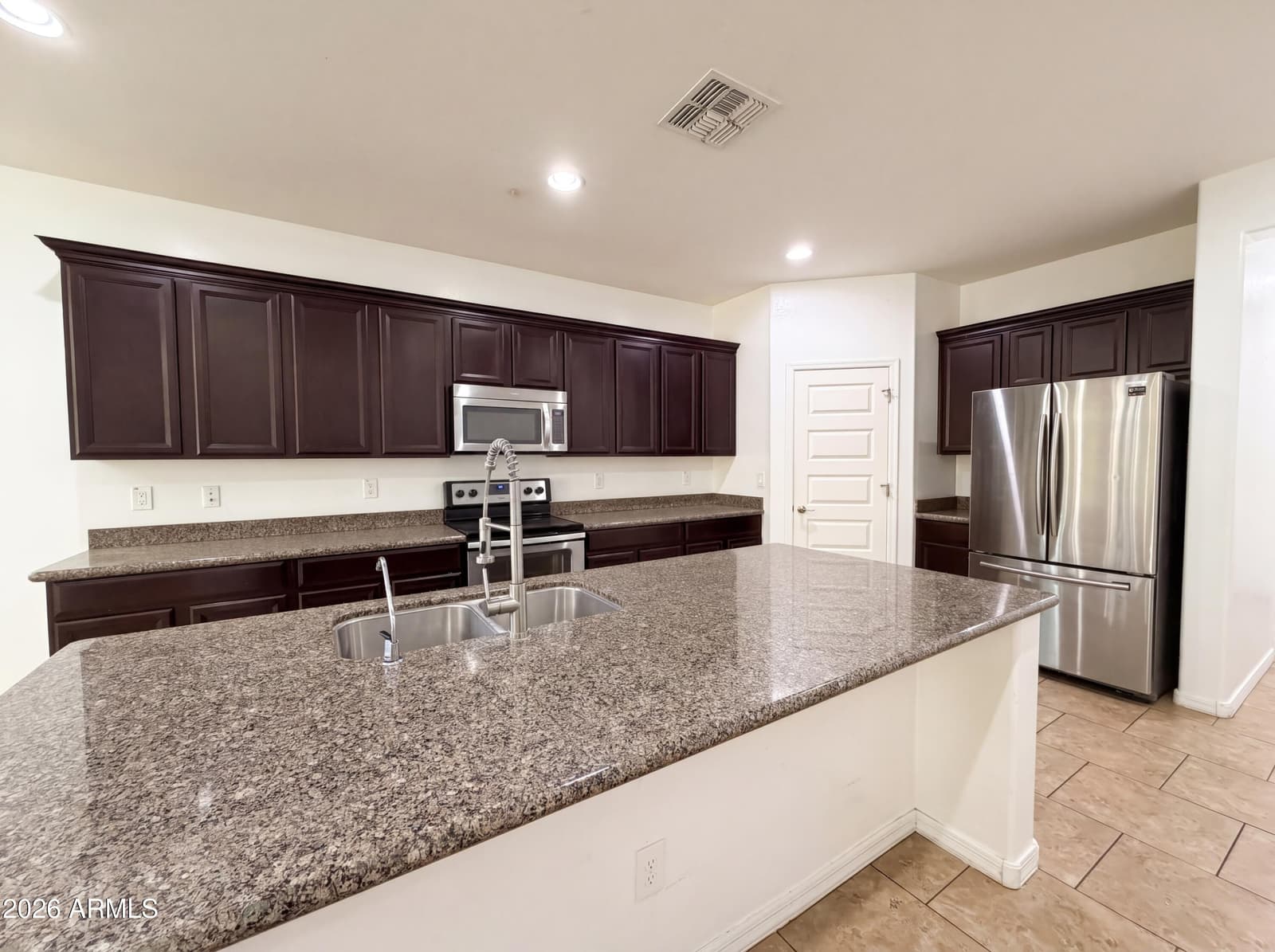 112 E BERNIE Lane, Gilbert, AZ 85295 — photo 10 of 23