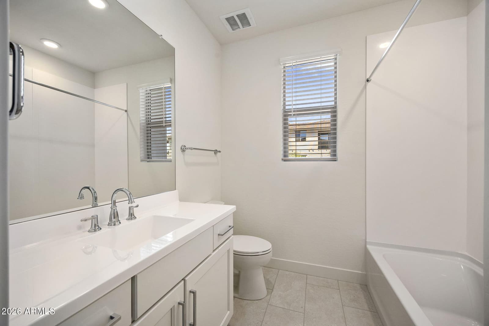 2121 W SONORAN DESERT Drive 123, Phoenix, AZ 85085 — photo 30 of 40