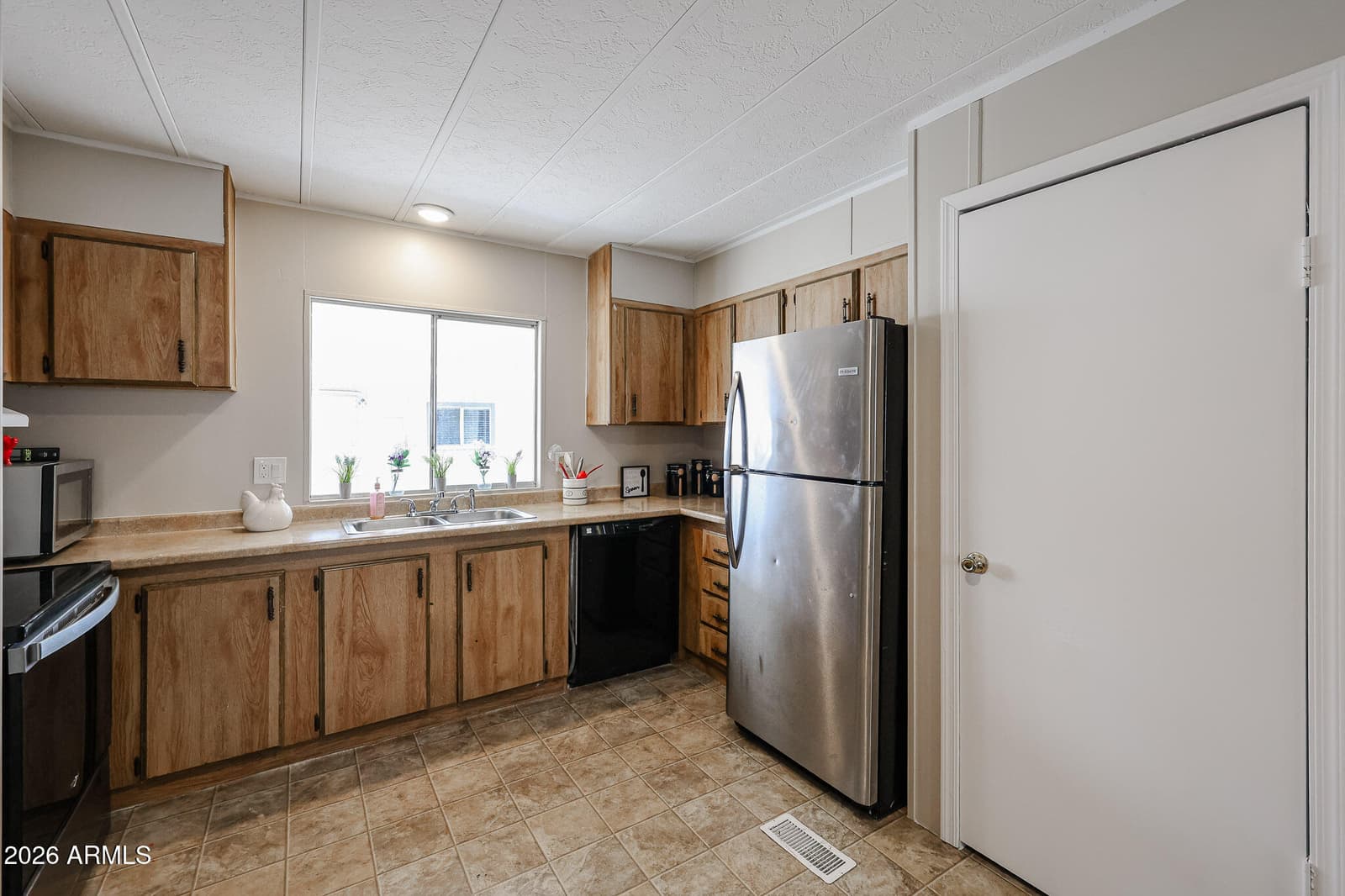 8301 N 103 Avenue 34, Peoria, AZ 85345 — photo 11 of 25