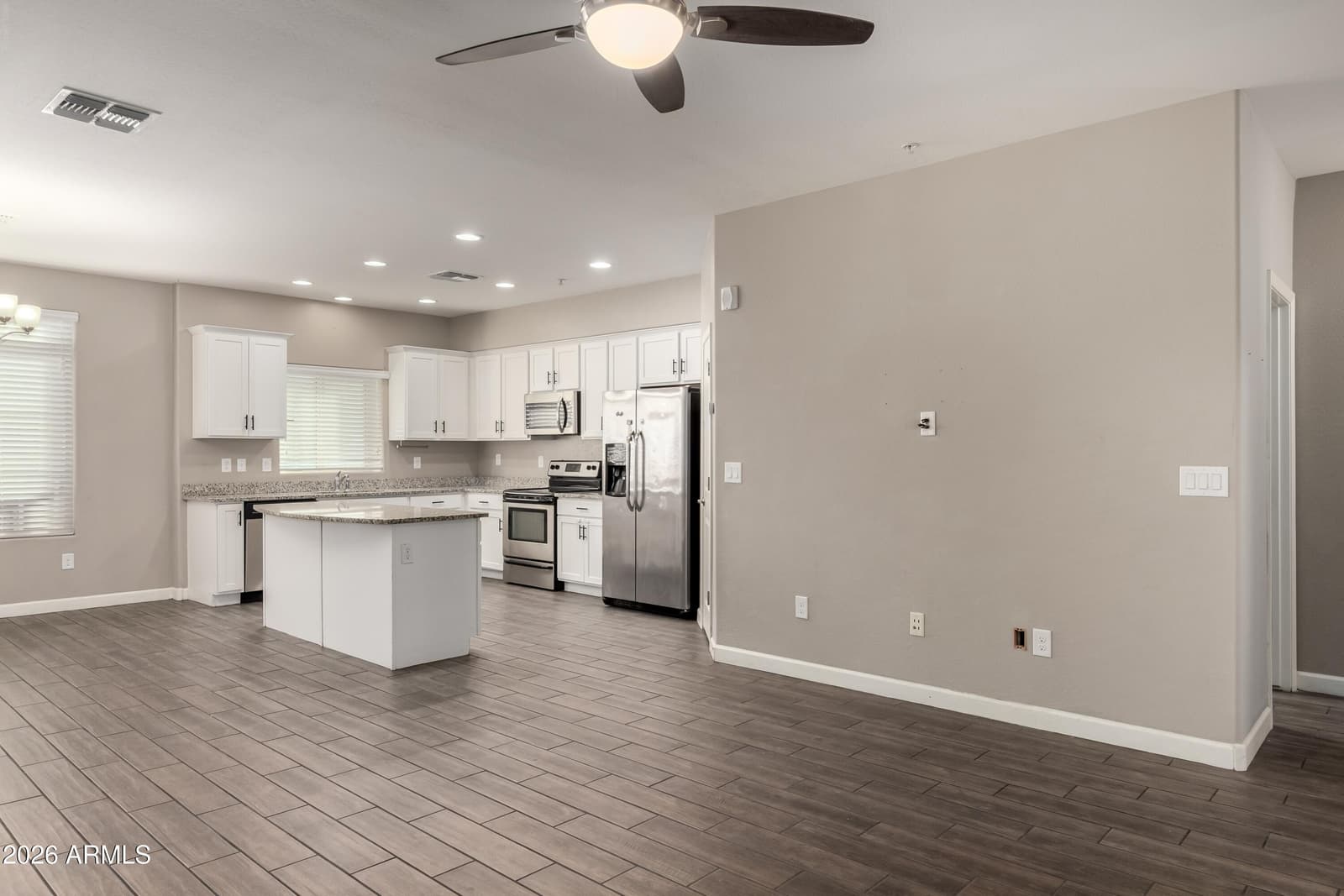240 W JUNIPER Avenue 1146, Gilbert, AZ 85233 — photo 4 of 31