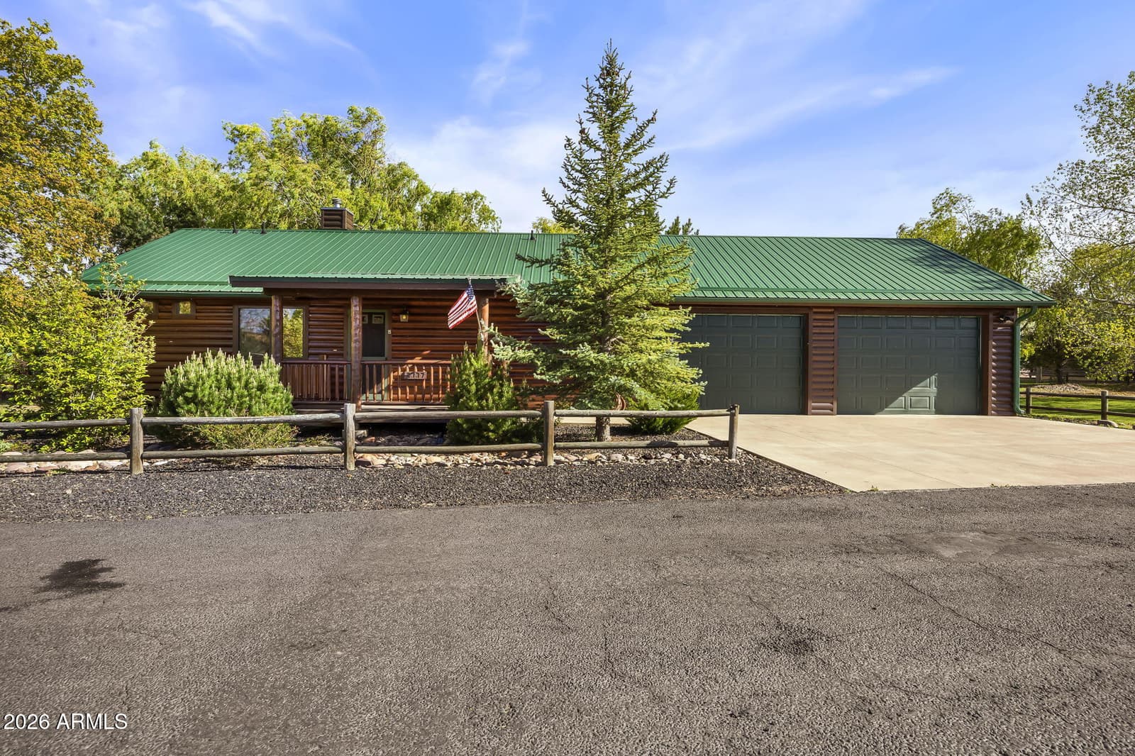 2337 Buffalo Loop N, Overgaard, AZ 85933 — photo 1 of 43