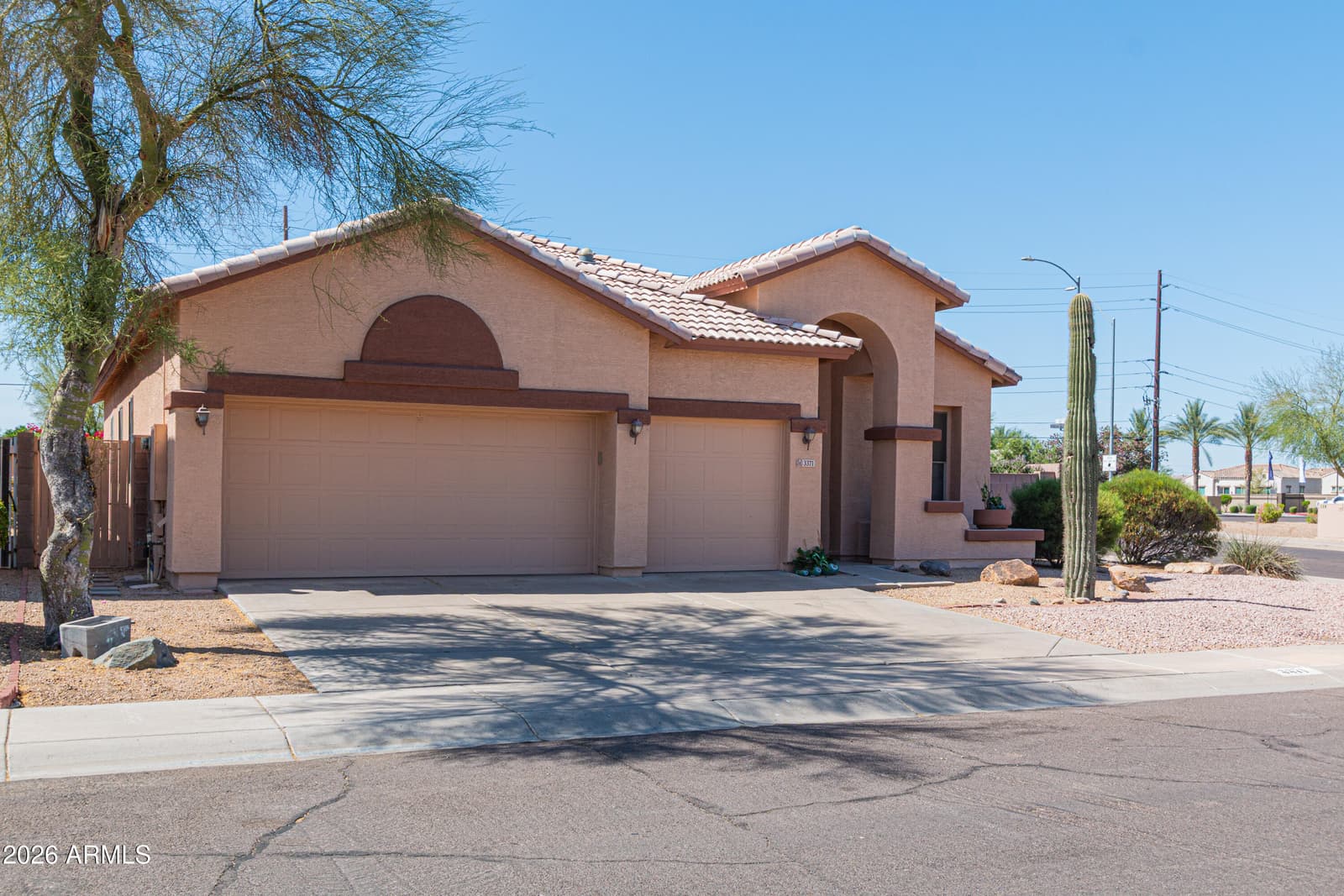 3371 W VIA DEL SOL Drive, Phoenix, AZ 85027 — photo 2 of 29