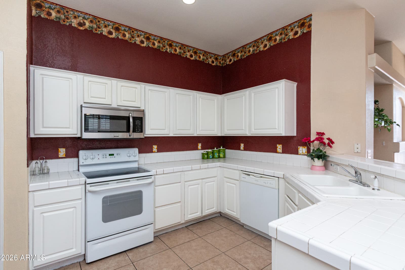 3371 W VIA DEL SOL Drive, Phoenix, AZ 85027 — photo 12 of 29