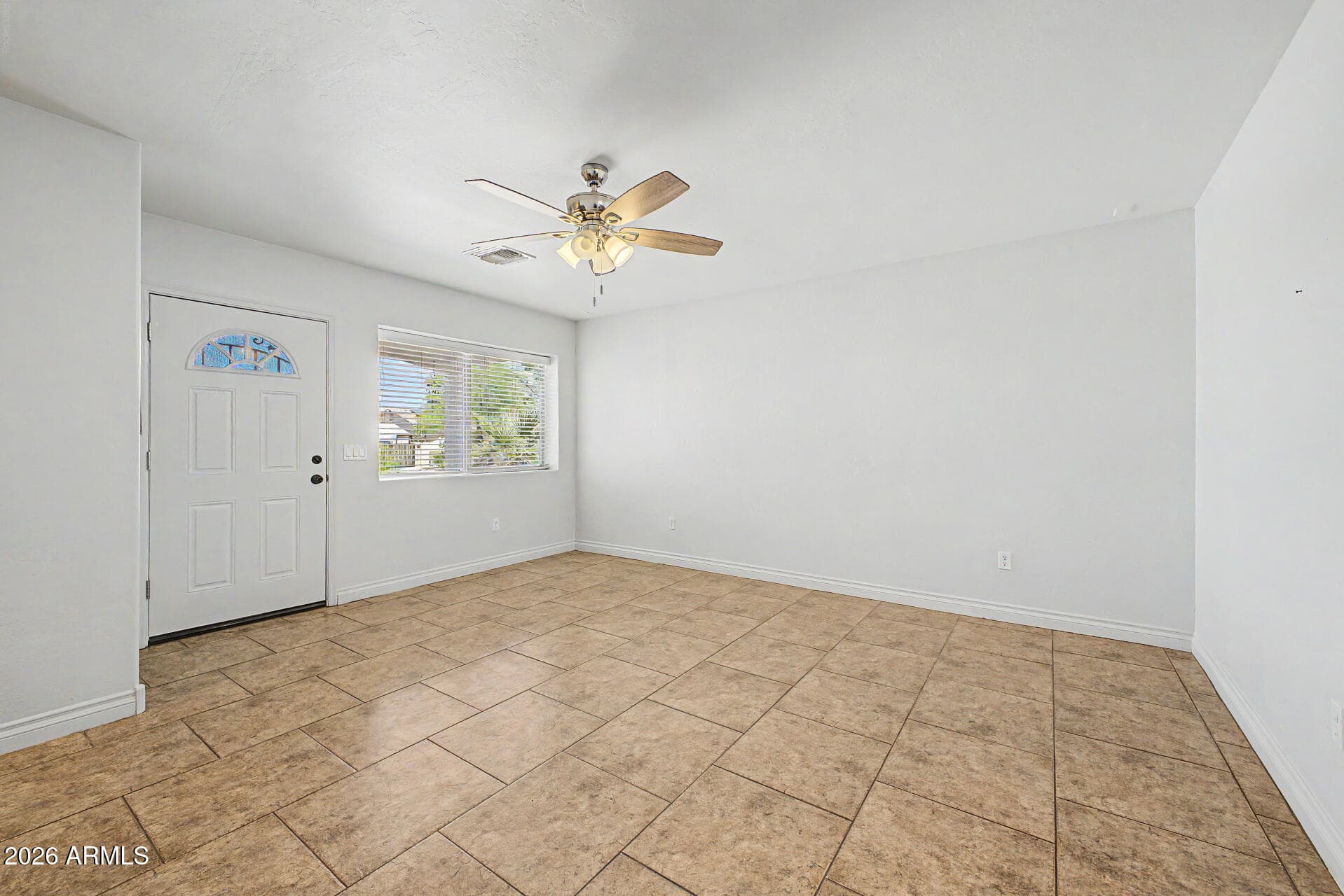 16013 S CORAL Road, Arizona City, AZ 85123 — photo 6 of 33