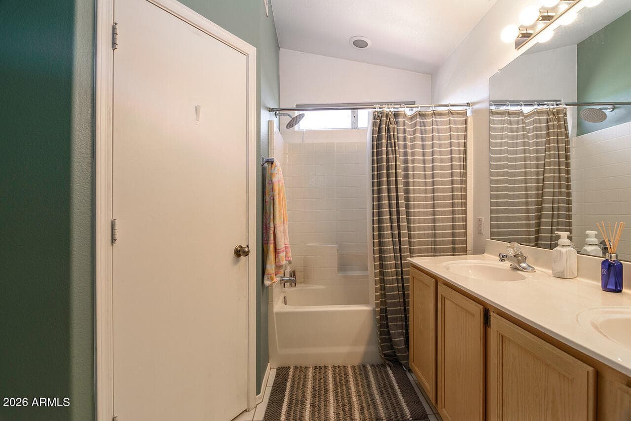 3230 E Altadena Avenue, Phoenix, AZ 85028 — photo 13 of 26