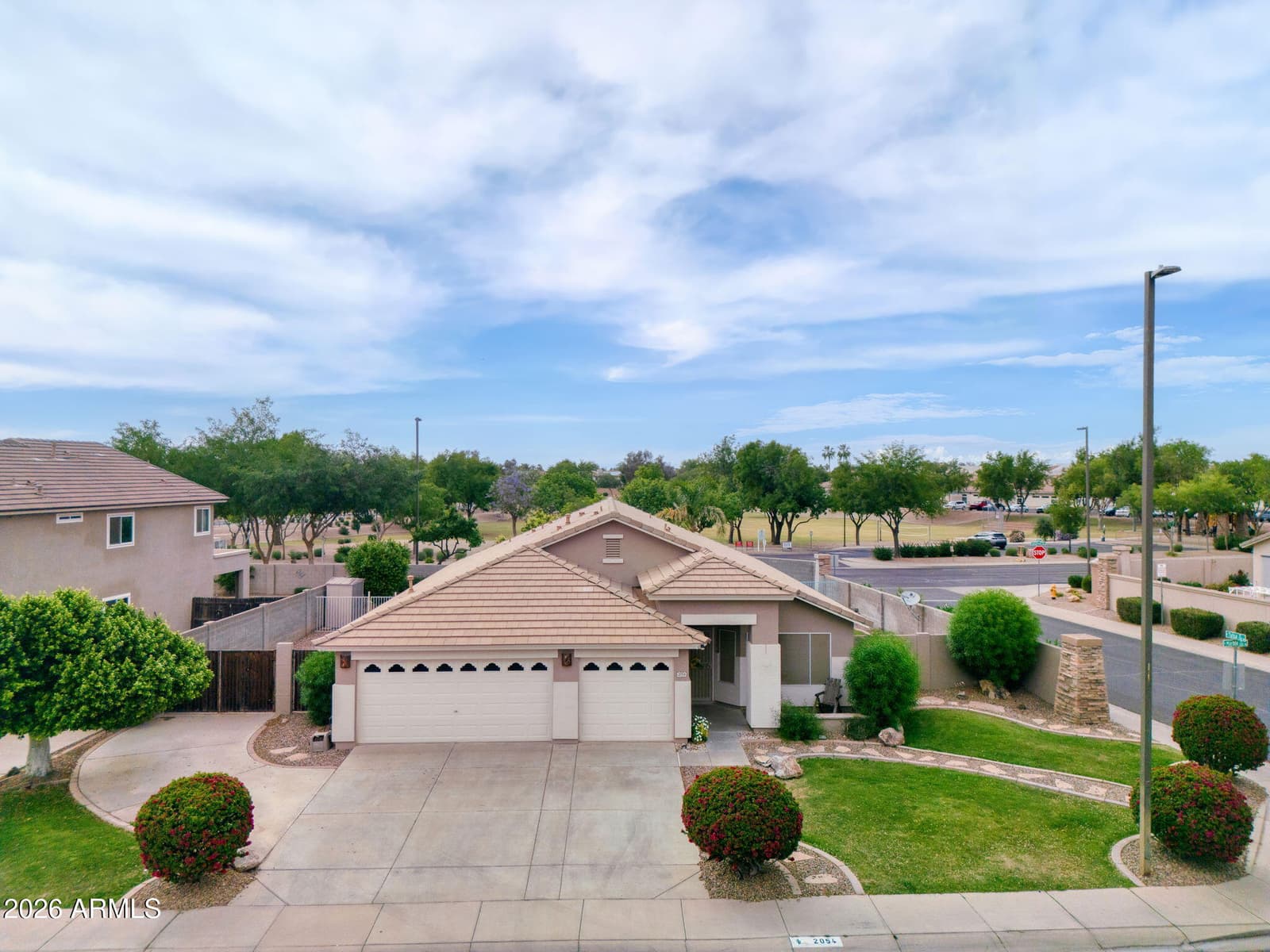 2054 S Marble Street, Gilbert, AZ 85295 — photo 3 of 27