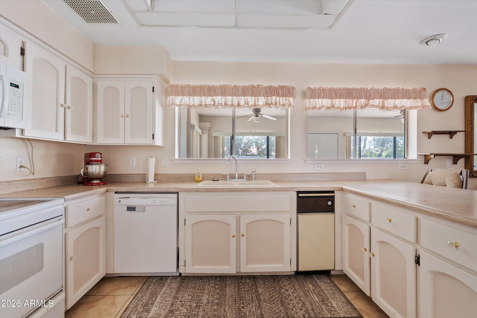 7145 W VILLA RITA Drive, Glendale, AZ 85308 — photo 11 of 39