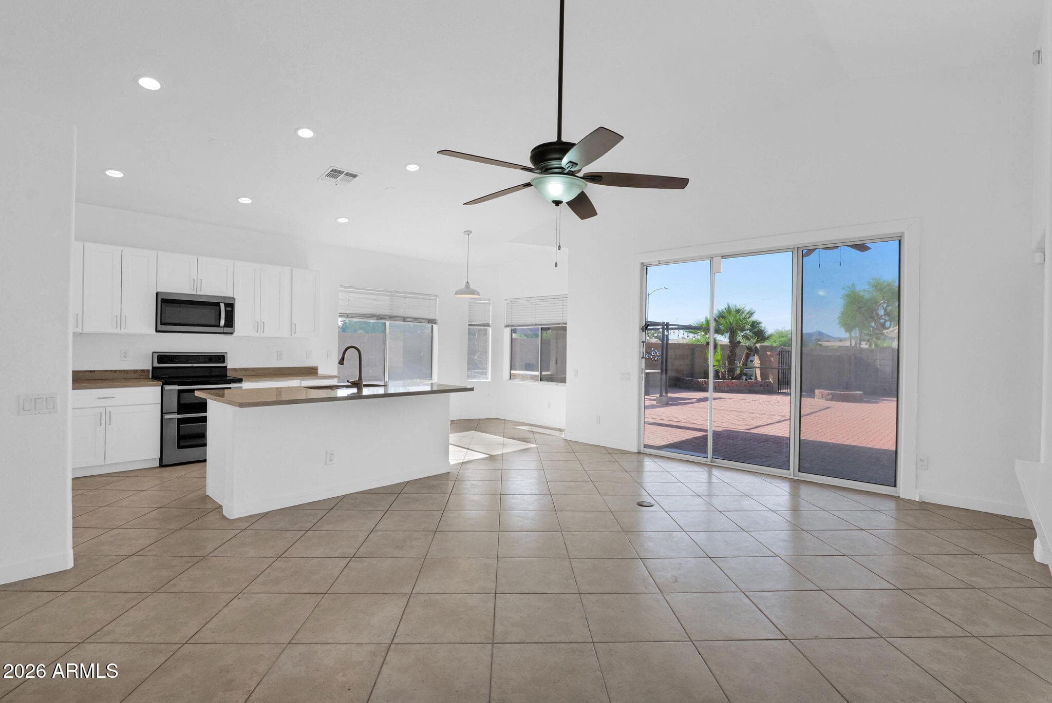 1011 W KELTON Lane, Phoenix, AZ 85023 — photo 14 of 37