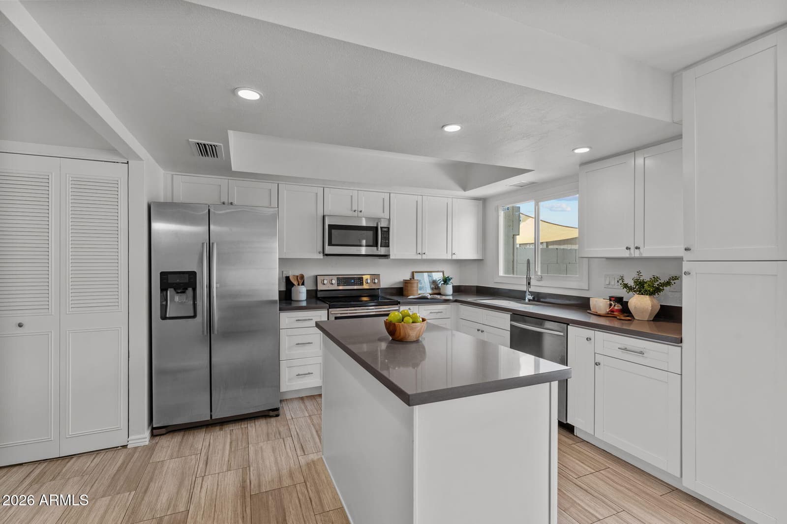 2933 E FAIRMOUNT Avenue, Phoenix, AZ 85016 — photo 15 of 35