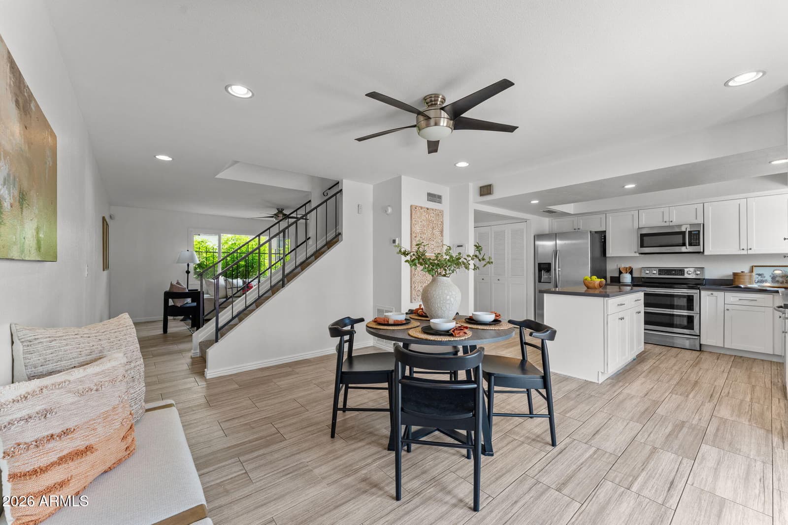 2933 E FAIRMOUNT Avenue, Phoenix, AZ 85016 — photo 5 of 35