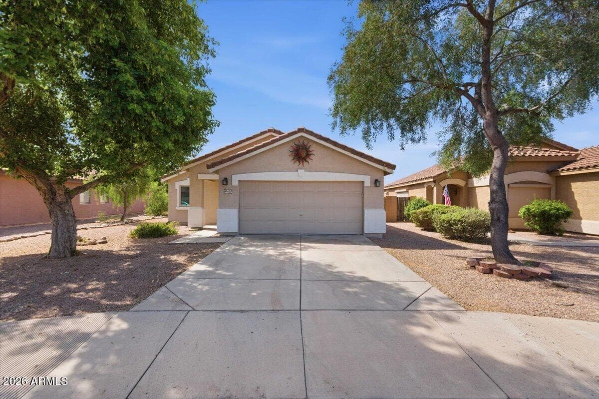 10425 E BIRCHWOOD Avenue, Mesa, AZ 85208 — photo 3 of 39