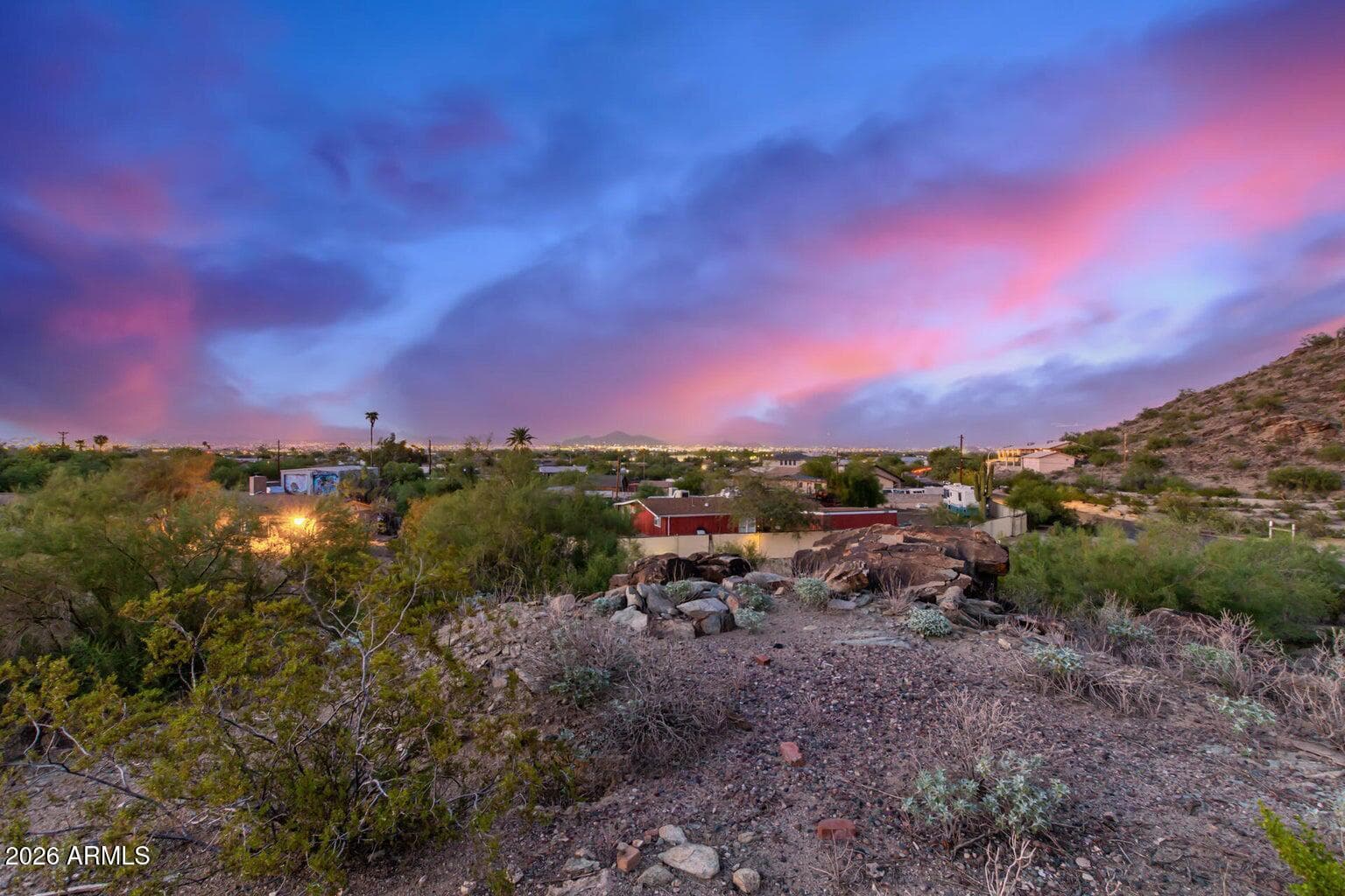 2515 E VALLEY VIEW Drive, Phoenix, AZ 85042 — photo 9 of 20