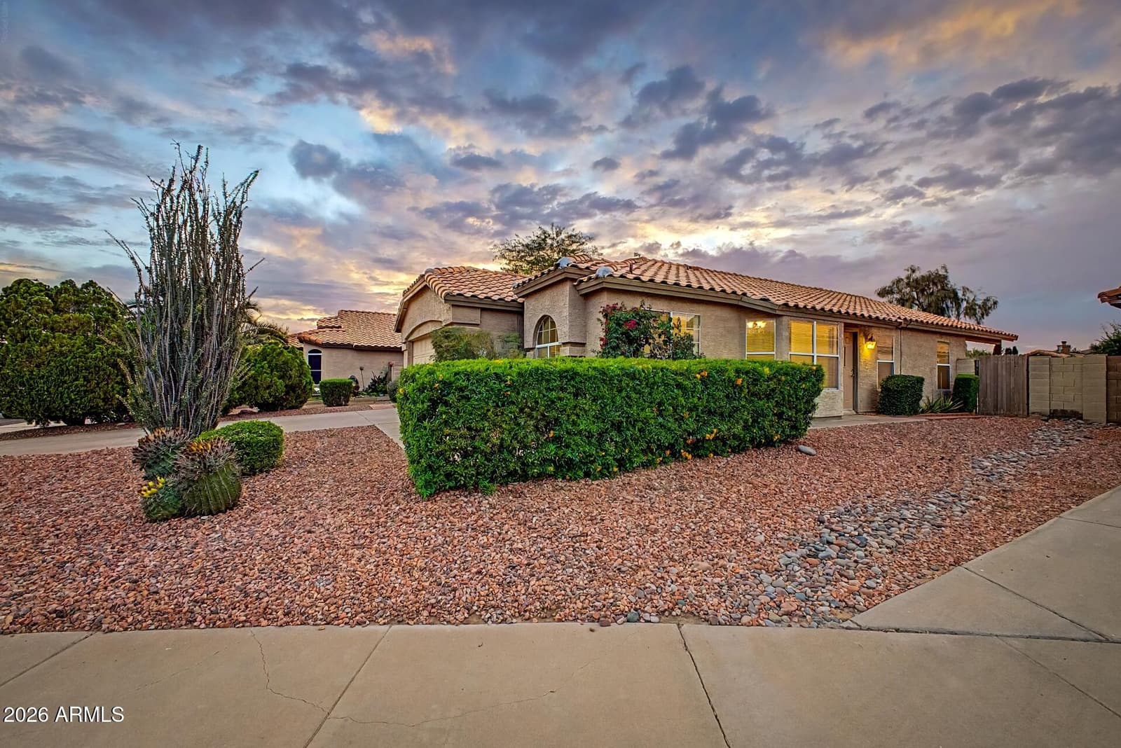 1038 W BUTLER Court, Chandler, AZ 85224 — photo 6 of 51