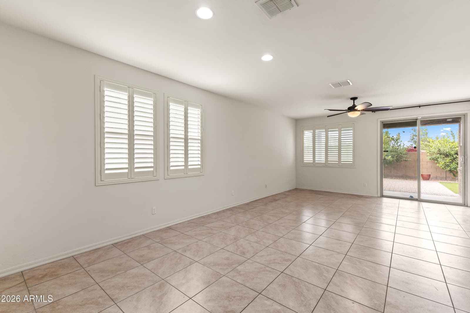 2428 W BRANHAM Lane, Phoenix, AZ 85041 — photo 10 of 34