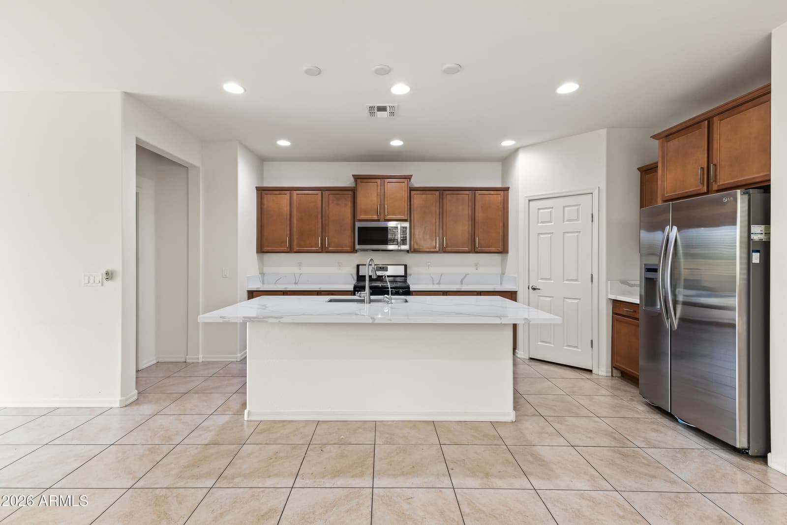 2428 W BRANHAM Lane, Phoenix, AZ 85041 — photo 8 of 34