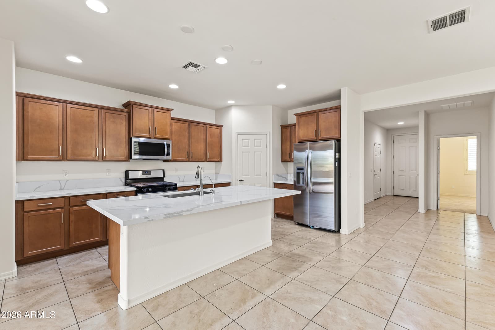 2428 W BRANHAM Lane, Phoenix, AZ 85041 — photo 5 of 34