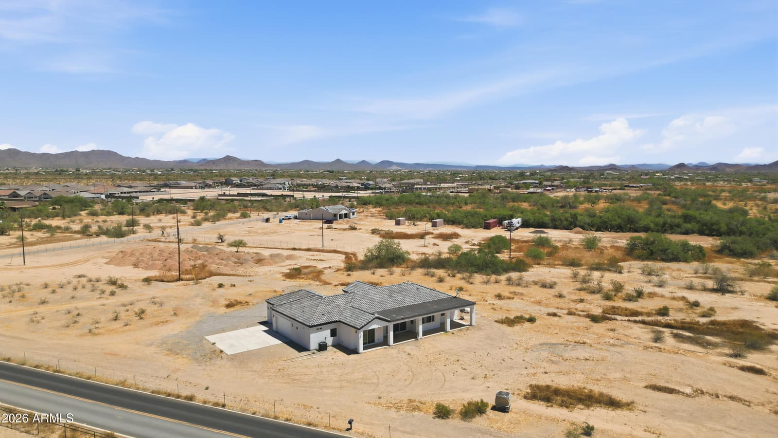 17587 W Dale Lane, Surprise, AZ 85387 — photo 9 of 40