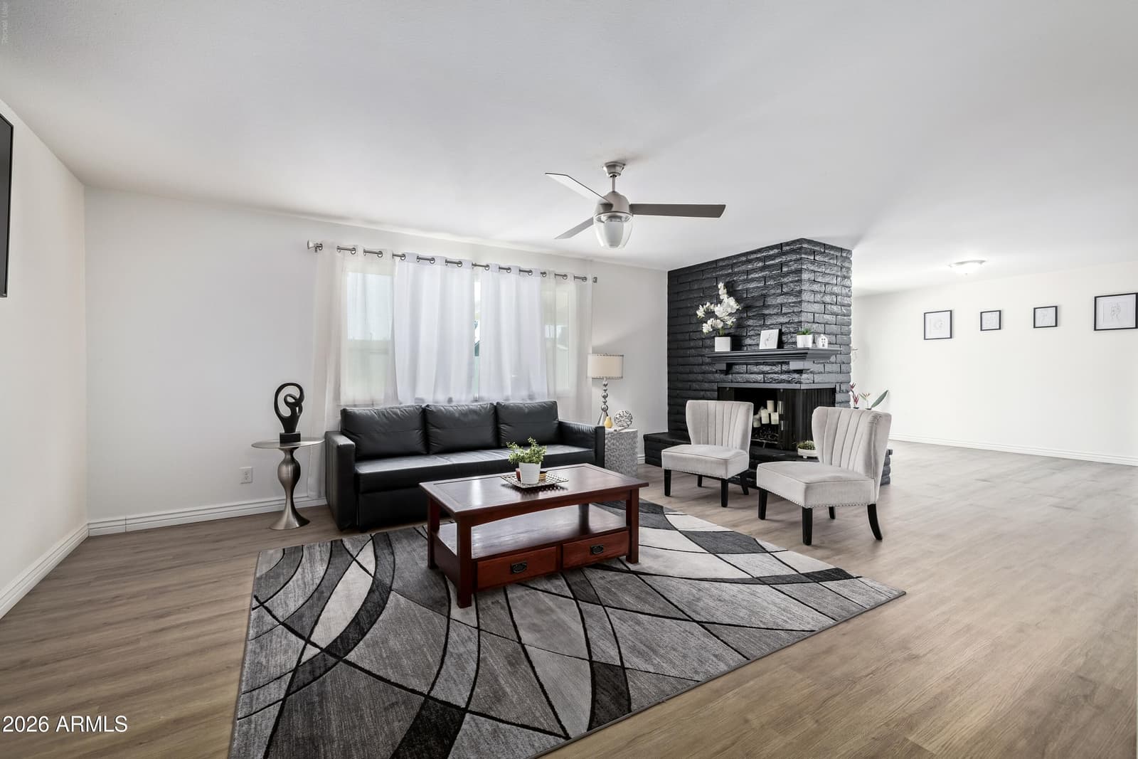 3101 W SHANGRI LA Road, Phoenix, AZ 85029 — photo 10 of 40