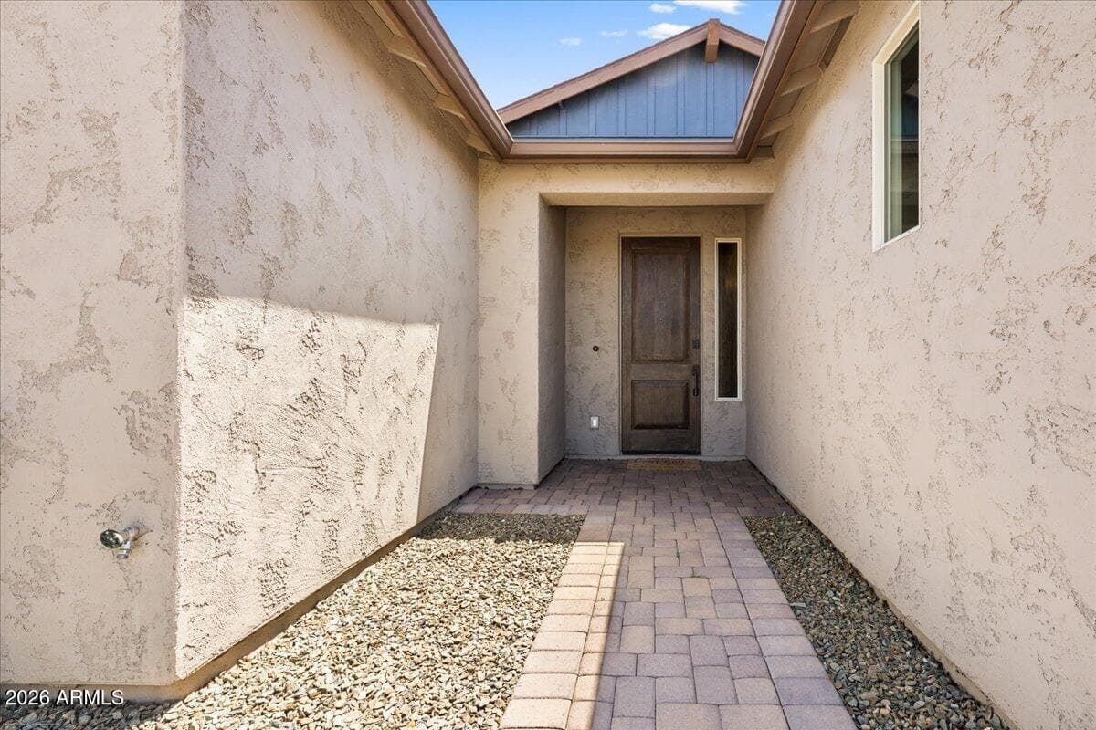 516 CHINABERRY Drive, Clarkdale, AZ 86324 — photo 4 of 39