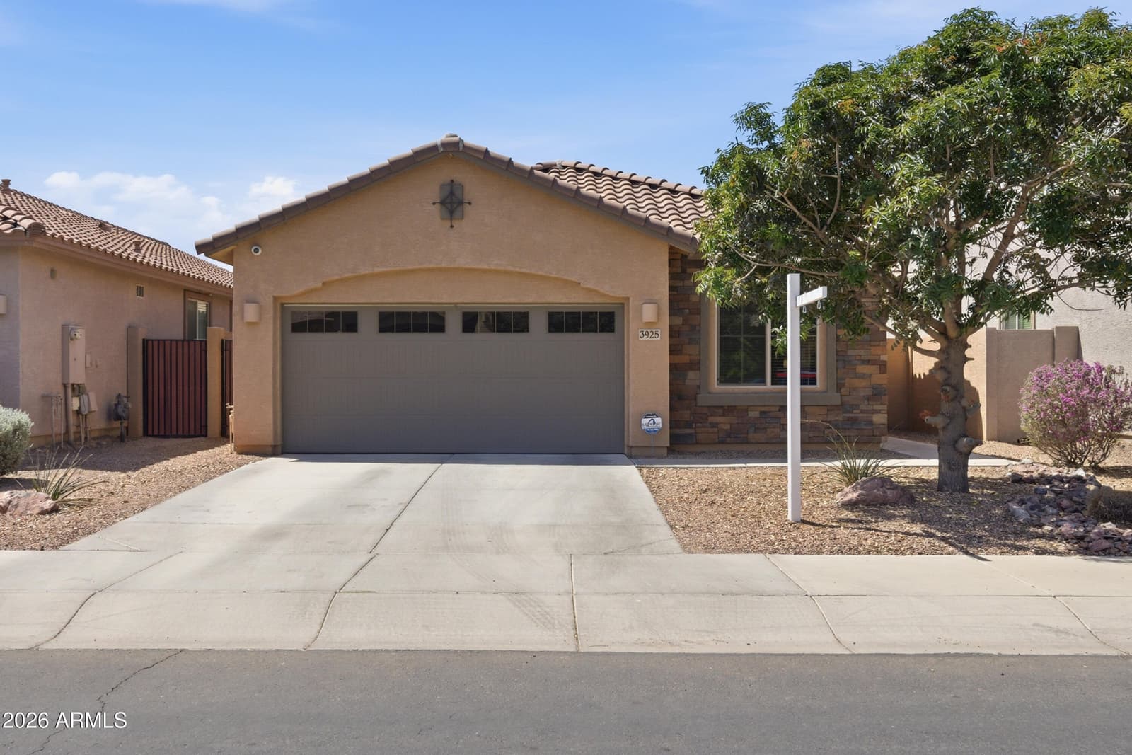 3925 E NARROWLEAF Drive, Gilbert, AZ 85298 — photo 7 of 75