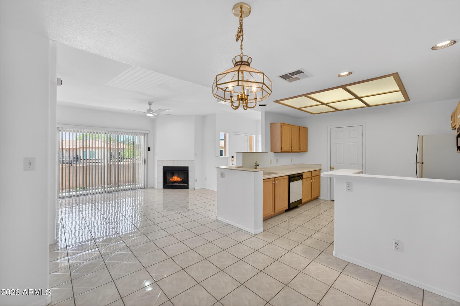 10410 N CAVE CREEK Road 2124, Phoenix, AZ 85020 — photo 11 of 41
