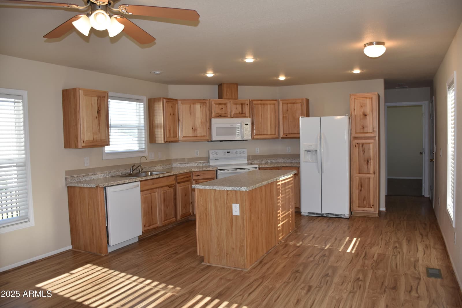 5028 E IRONWOOD Circle, Sierra Vista, AZ 85650 — photo 11 of 33