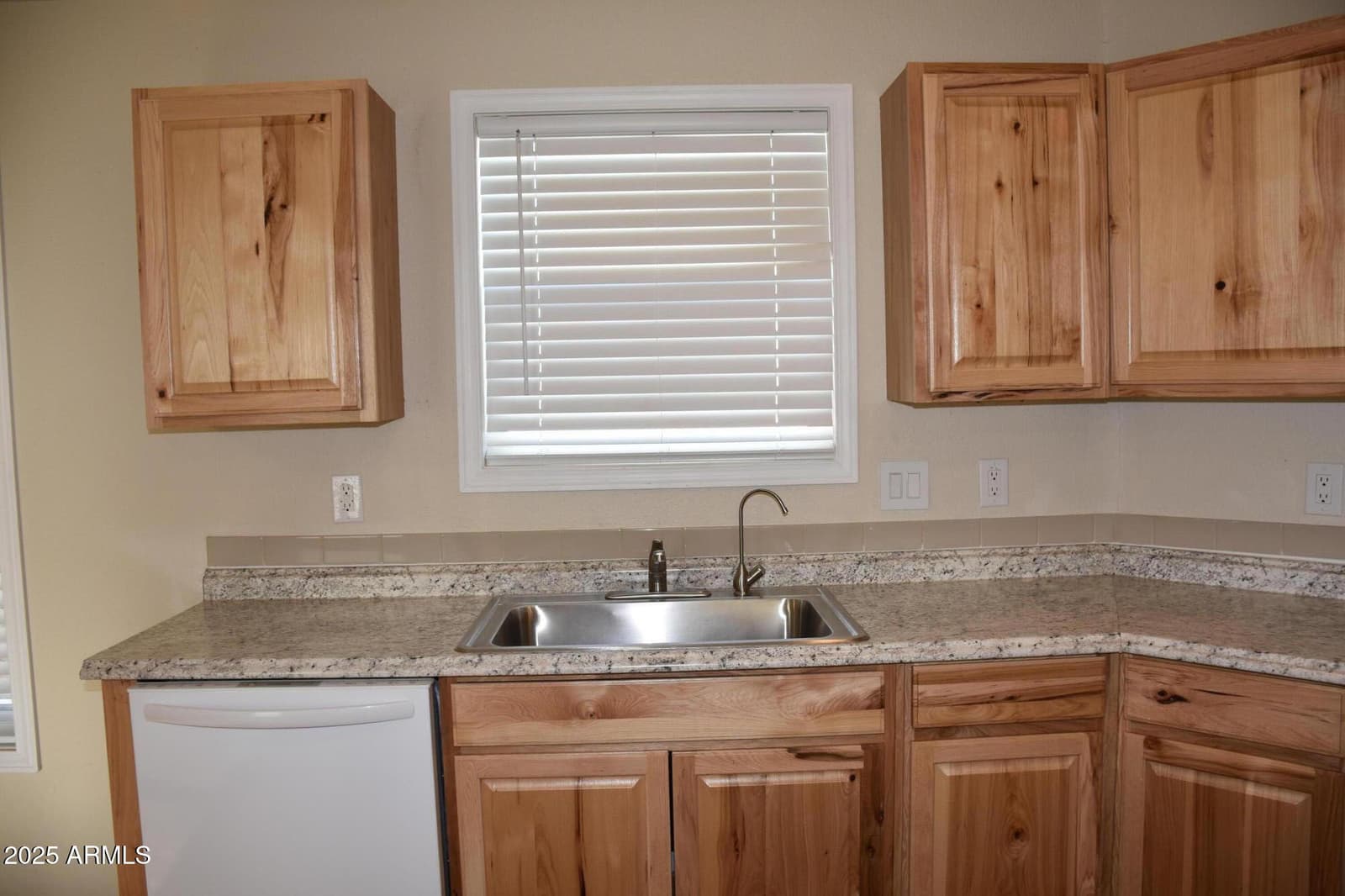 5028 E IRONWOOD Circle, Sierra Vista, AZ 85650 — photo 12 of 33