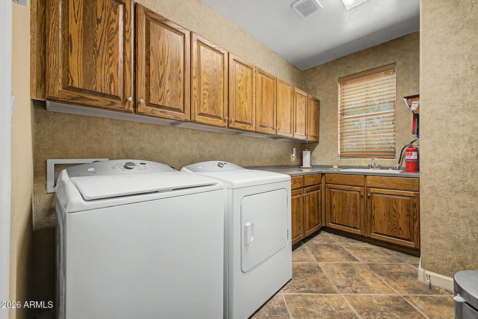 975 E COUNTY DOWN Drive, Chandler, AZ 85249 — photo 37 of 44