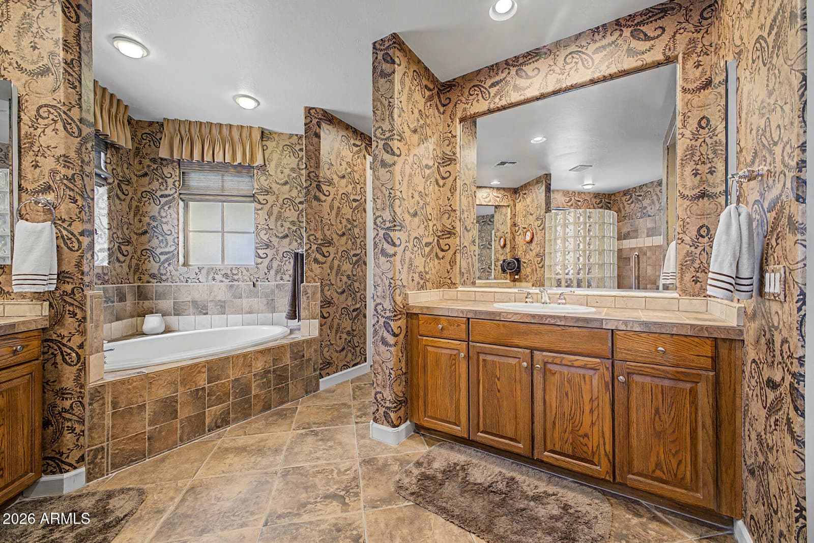 975 E COUNTY DOWN Drive, Chandler, AZ 85249 — photo 24 of 44